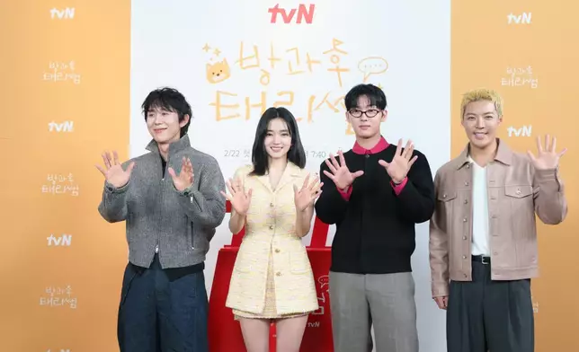 節目邀得演員崔顯旭和康男客串助教、知名音樂製作人Code Kunst擔任戲劇舞台的音樂總監。tvN圖片