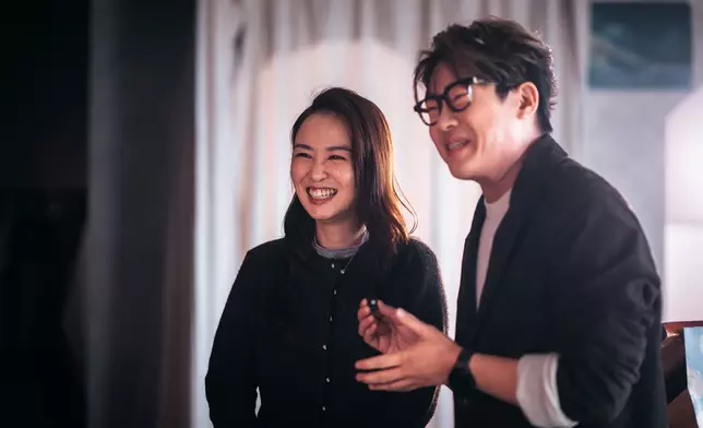 MV女主角由HotCha成員Crystal擔任。