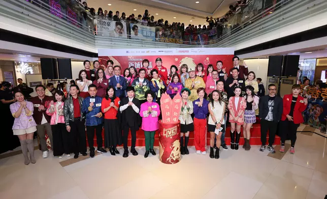 知訊台主持合照。