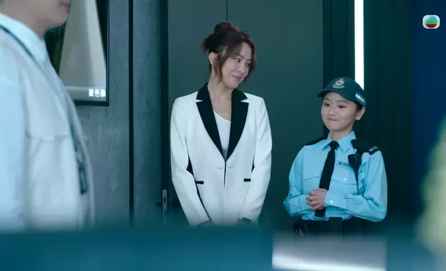 Yuki同Kelly形成「最強身高反差萌」。