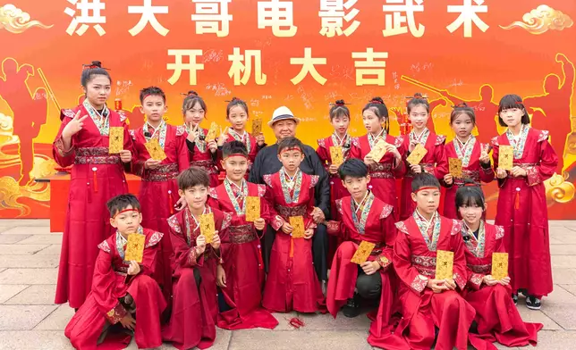 洪金寶的電影武術項目開機儀式在廣東佛山隆重舉行。