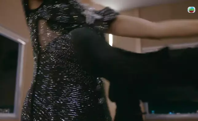 呢吓腳踢Kelly心口，都幾震撼架。