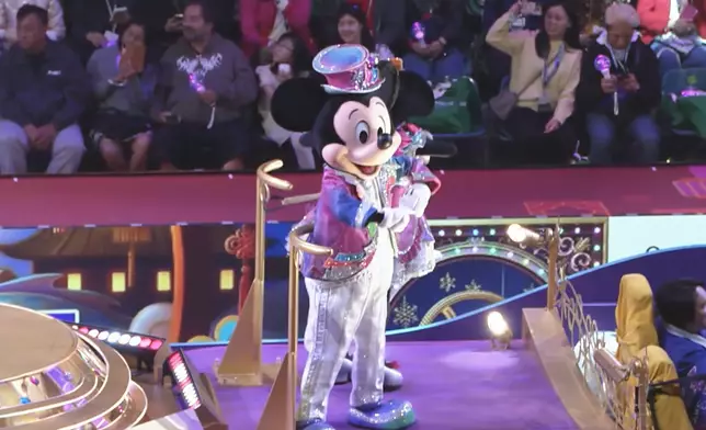 香港迪士尼樂園花車。旅發局YouTube截圖