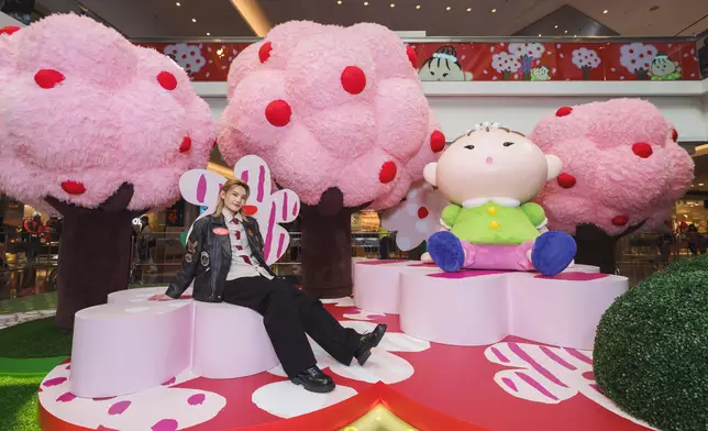 MIRROR成員Jeremy李駿傑率先參觀夢幻庭園世界 童心爆發大讚兩大IP聯乘創新