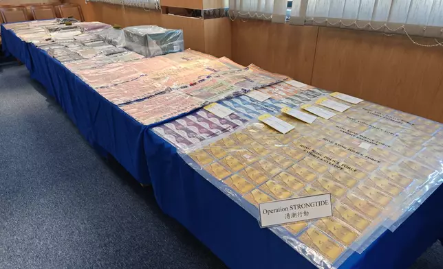 警方破獲破非法釣魚機賭檔，檢獲大量證物。