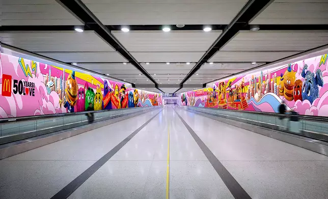 中環站麥當勞新春花車派對隧道