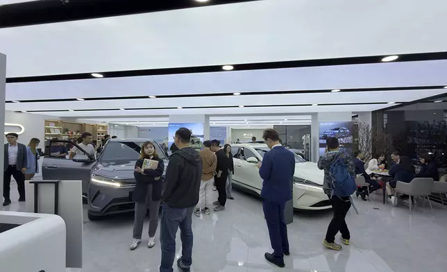 電動車「一換一」3月底屆滿　車商特設專線及預留現貨助市民趕搭優惠「尾班車」