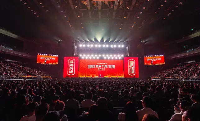 「澳門銀河」榮譽呈獻： 歐陽「萬」事「成」意賀年Show 一連兩晚大放笑彈　群星拱照喜賀馬年