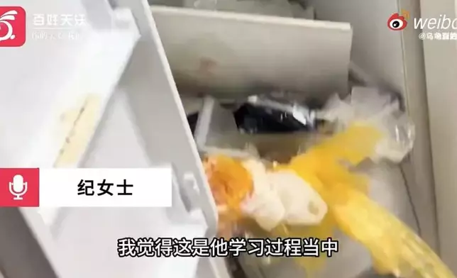 少年把乾冰放入雪櫃冷凍層凌晨突爆炸。影片截圖