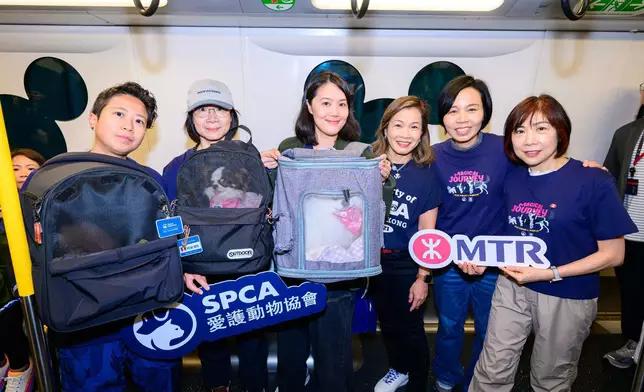 由香港愛護動物協會主辦的「全城狗狗行善日 」星期日舉行