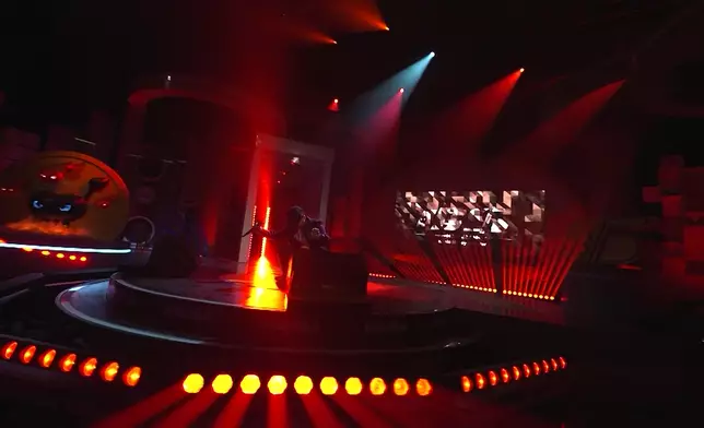 側田挑戰Monster前踎低練功。