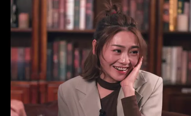 關嘉敏既羨慕「埋線」的成效，但又怕痛。