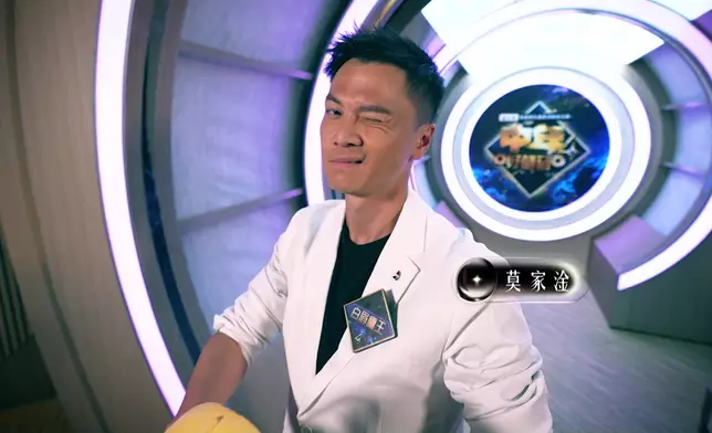 五位藝人齊齊除面具。