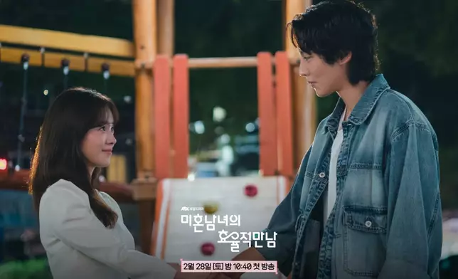 導演指三位主演在劇中擦出火花。JTBC官方圖片