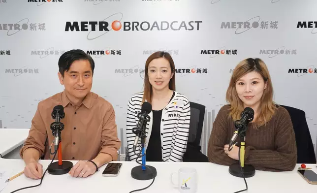 左起：范振鋒、婥絲（香港）美容儀器有限公司香港研發儀器創辦人Nicole Lam、李思欣