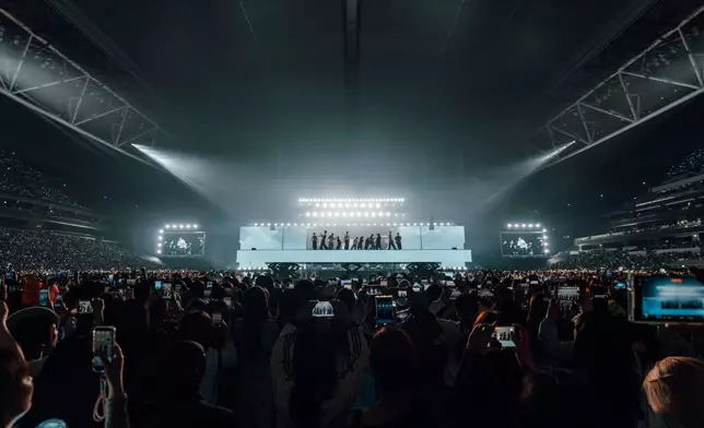 SEVENTEEN第四度在香港啟德主場館開唱。主辦單位提供圖片