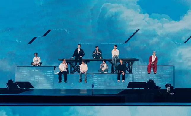 SEVENTEEN為香港場觀眾特別獻唱中文歌《相遇的意義》。主辦單位提供圖片