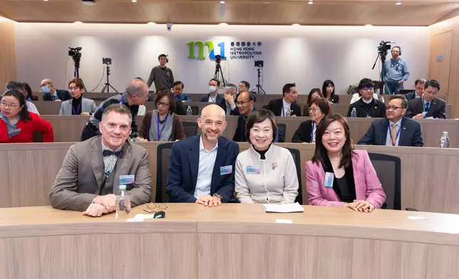 蔡若蓮 Christine Choi FB