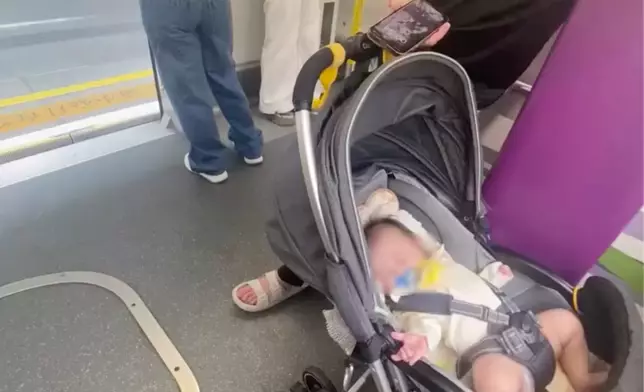 一名數個月大女嬰日前由舅父帶同乘坐輕鐵，期間有人懷疑多次拍女嬰雙腳，有同車乘客疑不滿拍打嬰兒拍片上載網上，引發網民熱議。threads影片截圖