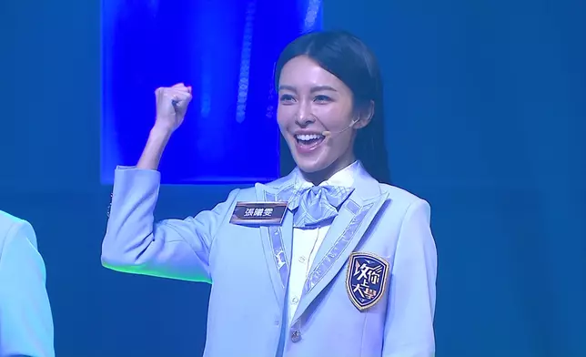 張曦雯反差萌表情包大公開。