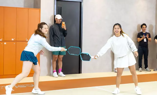 Rachel於活動現場展示精湛球技。