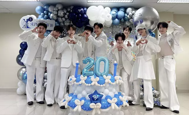 SJ出道20週年舉行巡迴演唱會《SUPER SHOW 10》。SUPER JUNIOR官方X圖片