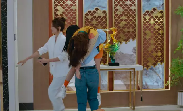 陳瀅一嘢舉起Yuki驚艷唔少網民。