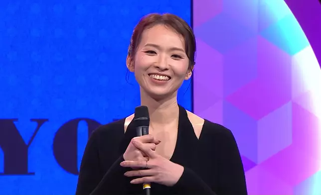 仲要表情多多幾可愛咁。