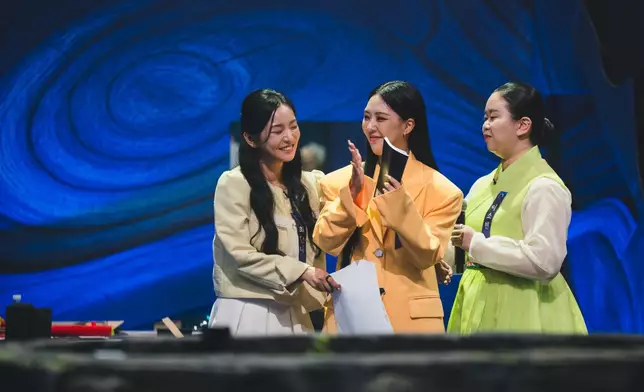 「神仙鬥法」意外充滿療癒與感動。Disney+提供圖片