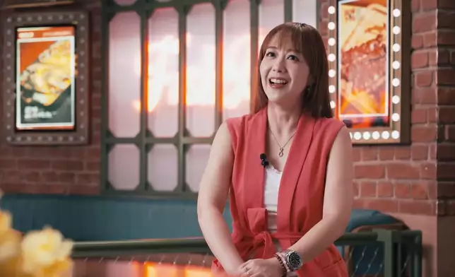 Ada看起來容光煥發。