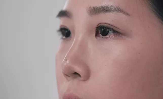 Alex最滿意可以「擺脫」雙眼皮膠紙。