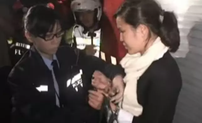 Amina2010年和警員衝突後被捕。網上圖片