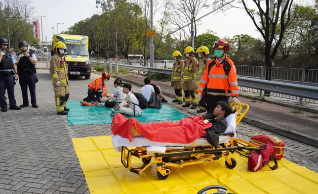 模擬現場處理傷者。