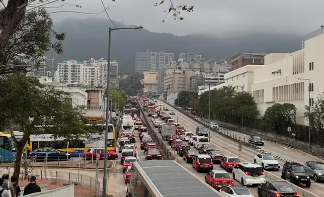 交通意外後窩打老道北行嚴重擠塞。hihi_imsosmart Threads圖片