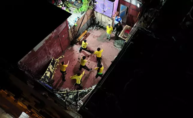 天台之上，是武館。