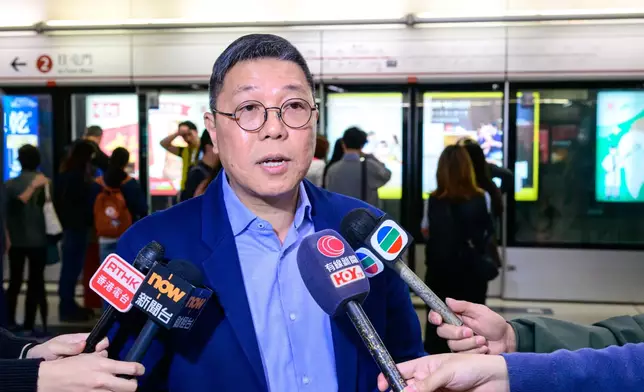 港鐵公司營運主管-屯馬綫，輕鐵及港鐵巴士陳志雄。