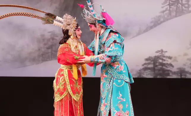 王志良與梁非同已合作多次，非常有默契，兩人唱情更是動聽。