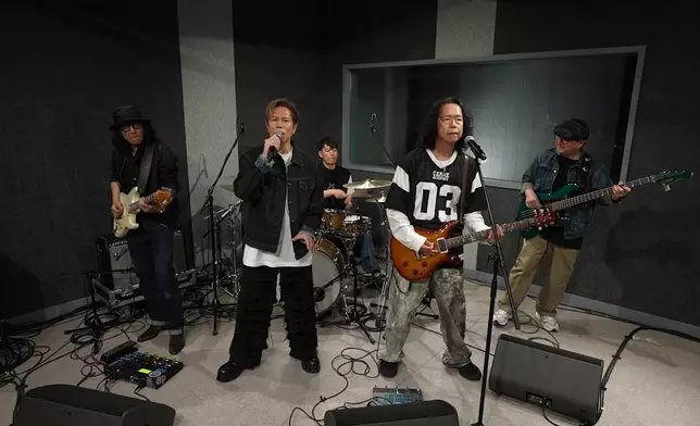 今集太極五子現場演繹了《紅色跑車》。