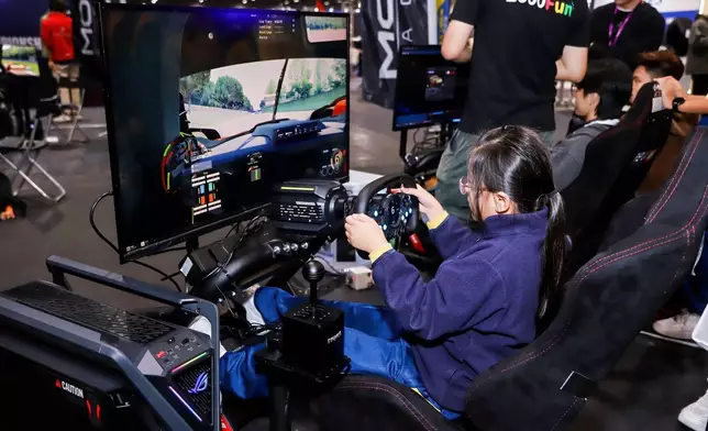 港日車手電競對決 日本女賽車手織戶茉彩來港挑戰本地高手