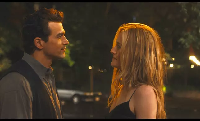 《愛情故事：甘迺迪與貝塞特》劇照