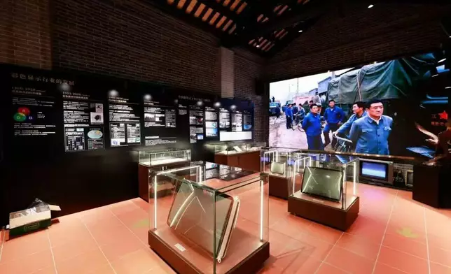 正是老戰友的奮鬥、老屋的承載、老產品的見證，映照出中國工業「從無到有」、「從追趕到引領」的精神。這是改革開放、社會主義中國工業化的贊歌。受訪者提供照片。