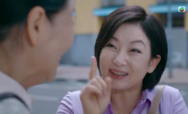 一睇就知呢兩位師奶有古惑。