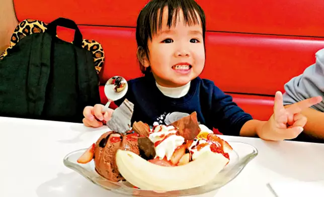 2018年確診惡性腫瘤橫紋肌肉瘤的3歲女童周天瑜，於2020年5月在瑪麗醫院接受腫瘤切除手術，其間疑延誤輸血48分鐘，心跳一度停頓慘變植物人，至2024年3月10日離世。網上圖片