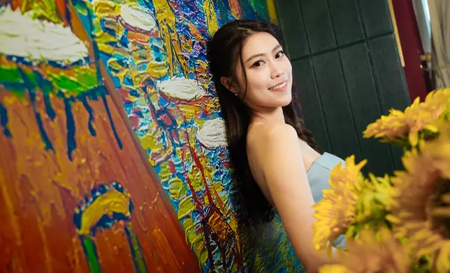 在選拔過程中，不少同屆港姐亦有參與，Tracy形容大家的表演各有特色，每次睇片都覺得「好好笑」！