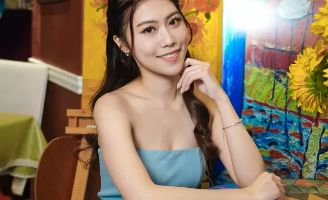 談到經濟壓力，Tracy坦言剛入行時家人其實相當擔心，認為娛樂圈工作不穩定，收入難以預計，遠不及銀行等傳統行業踏實。