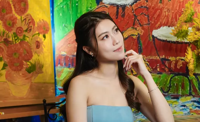 為了增加自己的專業技能和工作彈性，Tracy近月努力進修，並於二月初正式考獲Pilates導師牌照。