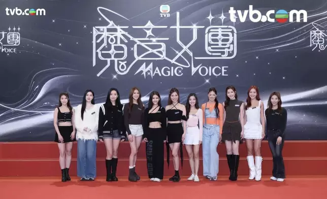 Tracy原以為出場時段不會被直播，怎料演出片段極速被放上網，瞬間引來大量關注，令她既尷尬又想搵窿鑽！