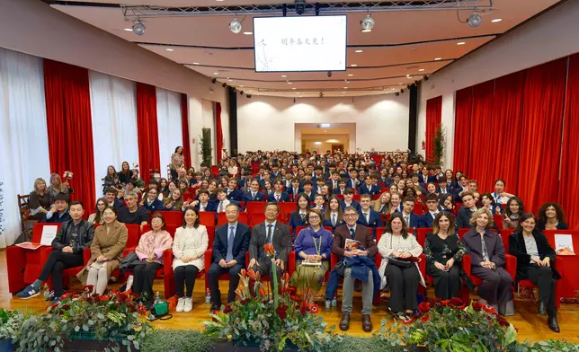 當地時間3月12日，羅馬大學孔子學院下設羅馬國立住讀學校孔子課堂舉辦了以「春風相遇 中意同行」為主題的新春活動。羅馬大學孔子學院圖片