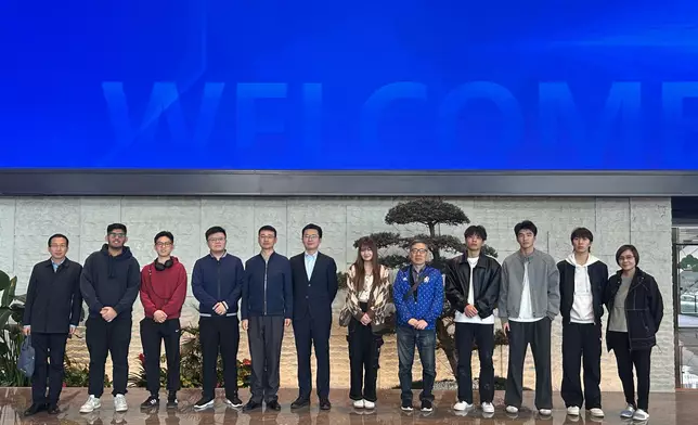 參加者在深信服科技公司大合照。巴士的報記者攝