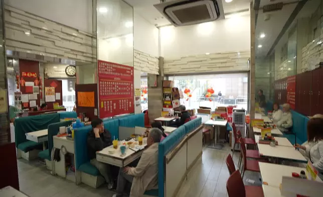 九龍城老字號粥粉麵店 祥師兄更給予極高評價：全香港最好食嘅墨魚丸就係呢間。